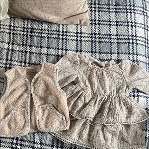 BearPaw Cream Textured Blouse and Vest Set